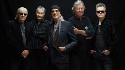 Die aktuelle Besetzung von Deep Purple: Ian Paice, Don Airey, Roger Glover, Ian Gillan und Simon McBride. (Foto: Olaf Heine/earMusic/dpa)