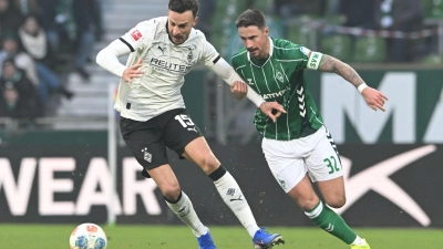 Borussias zehnmaliger Torschütze Haris Tabakovic (links) hat zuletzt binnen fünf Bundesligaspielen nur einmal getroffen (Archivbild). (Foto: Carmen Jaspersen/dpa)