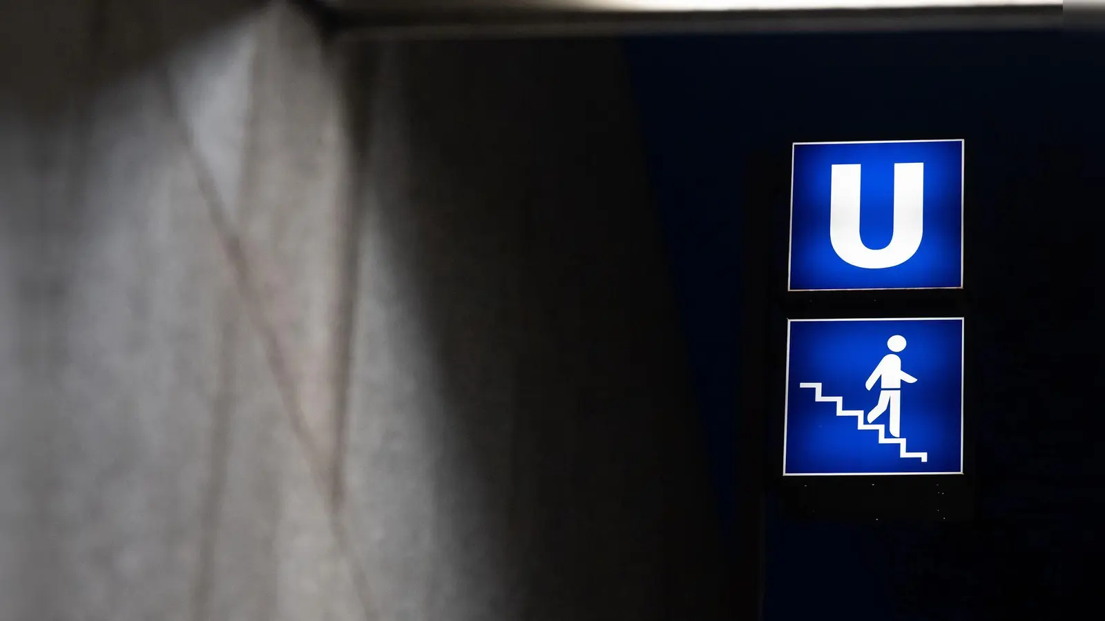 Der 21-Jährige war laut Polizei erheblich alkoholisiert. (Symbolbild) (Foto: Sven Hoppe/dpa)