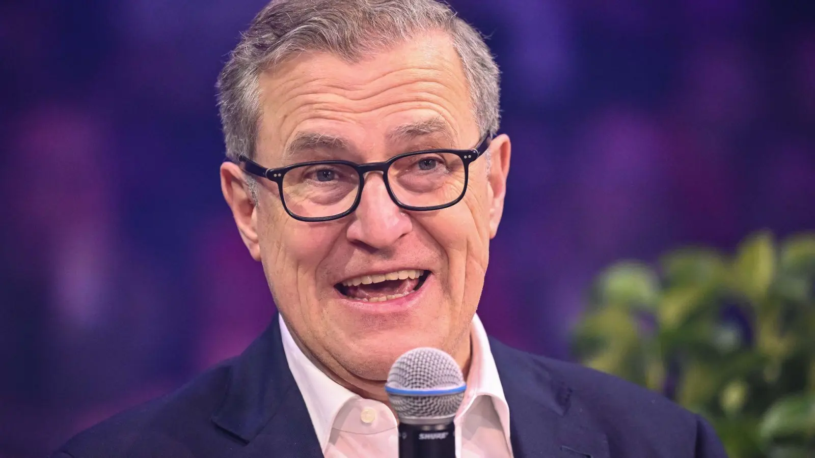 Bayerns Vorstandschef Jan-Christian Dreesen äußert sich zum Absage von Nationalspieler Florian Wirtz. (Foto: Harry Langer/dpa)