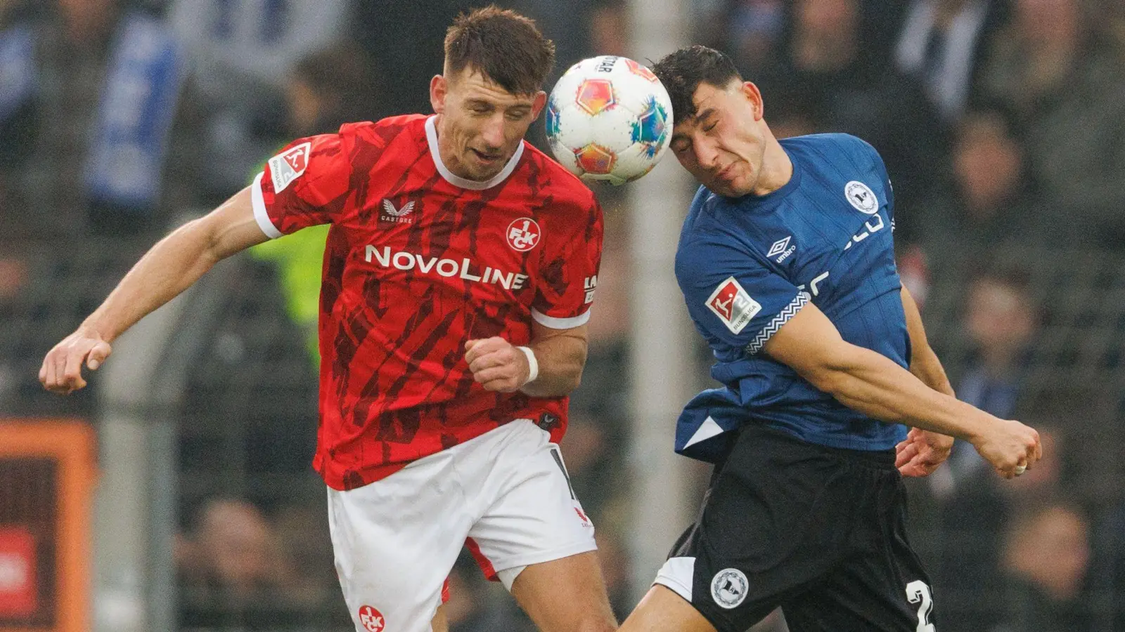 Daniel Hanslik (l) soll die Angriffsflexibilität beim VfL Bochum erweitern. (Archivbild) (Foto: Friso Gentsch/dpa)