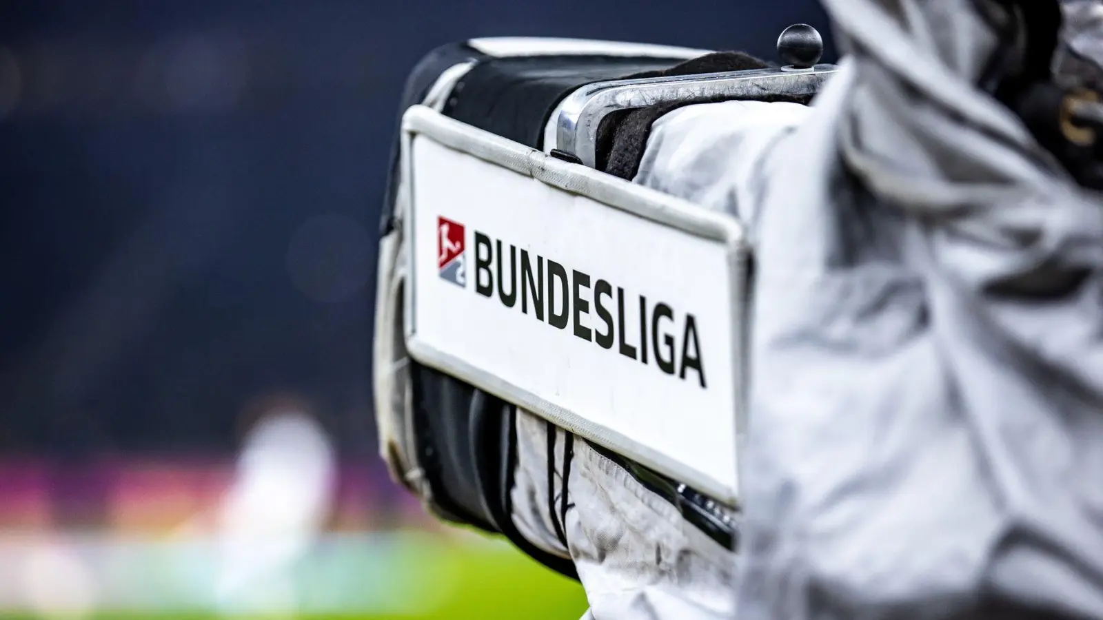 Der Streit zwischen DFL und DAZN wirft kein gutes Licht auf den deutschen Fußball. (Foto: Andreas Gora/dpa/Archiv)