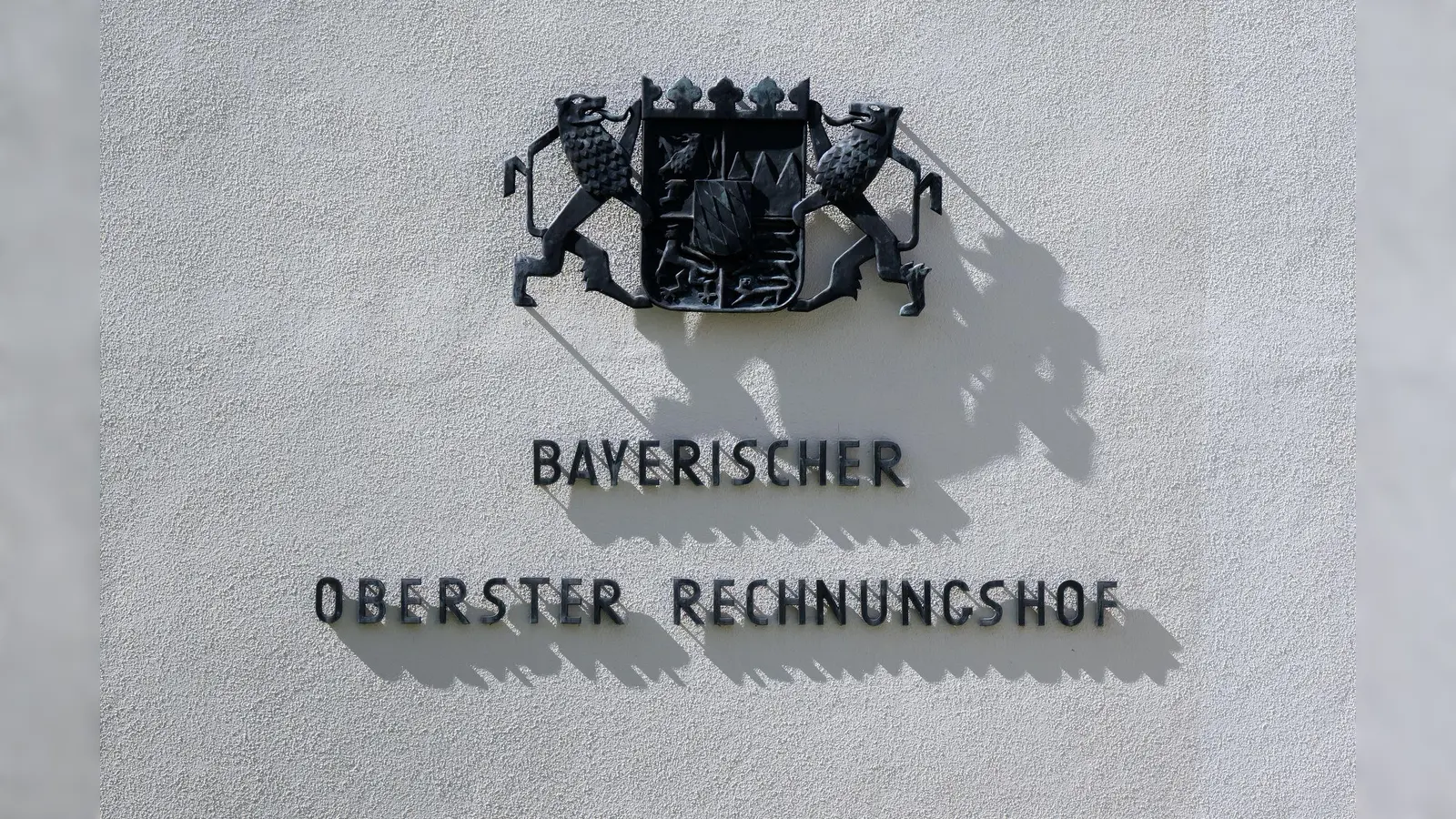 Die obersten Kassenprüfer drängen die Staatsregierung zum Handeln. (Archivbild) (Foto: Sven Hoppe/dpa)