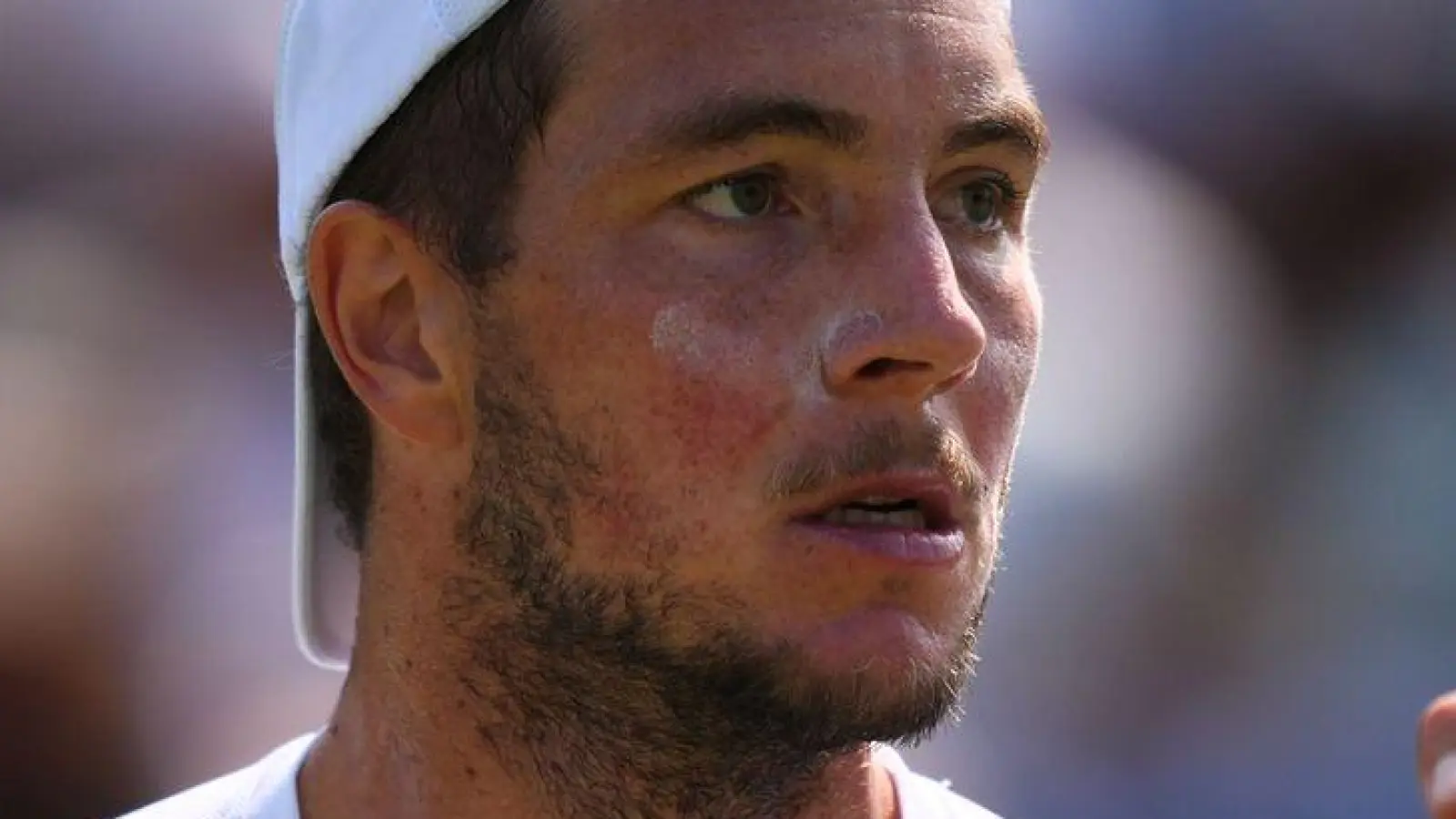 Kann er die Sensation packen? Jan-Lennard Struff fordert Titelverteidiger Jannik Sinner heraus. (Foto: Ben Whitley/PA Wire/dpa)