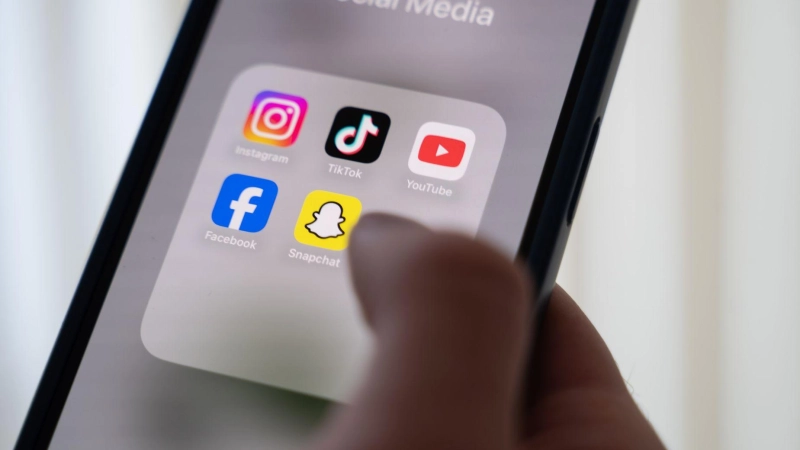 Wenig Aufwand, große Wirkung: In fünf einfachen Schritten lässt sich in Social Media schon eine Menge Datenschutz erreichen. (Foto: Alicia Windzio/dpa)
