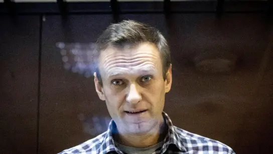 Sitzt bereits seit mehr als zwei Jahren im Gefängnis: Alexej Nawalny. (Foto: Alexander Zemlianichenko/AP/dpa)