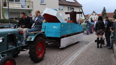 Der traditionelle Kerwaumzug zieht am Sonntag ab 13.30 Uhr durch Vestenbergsgreuth.  (Foto: Rainer Fritsch)