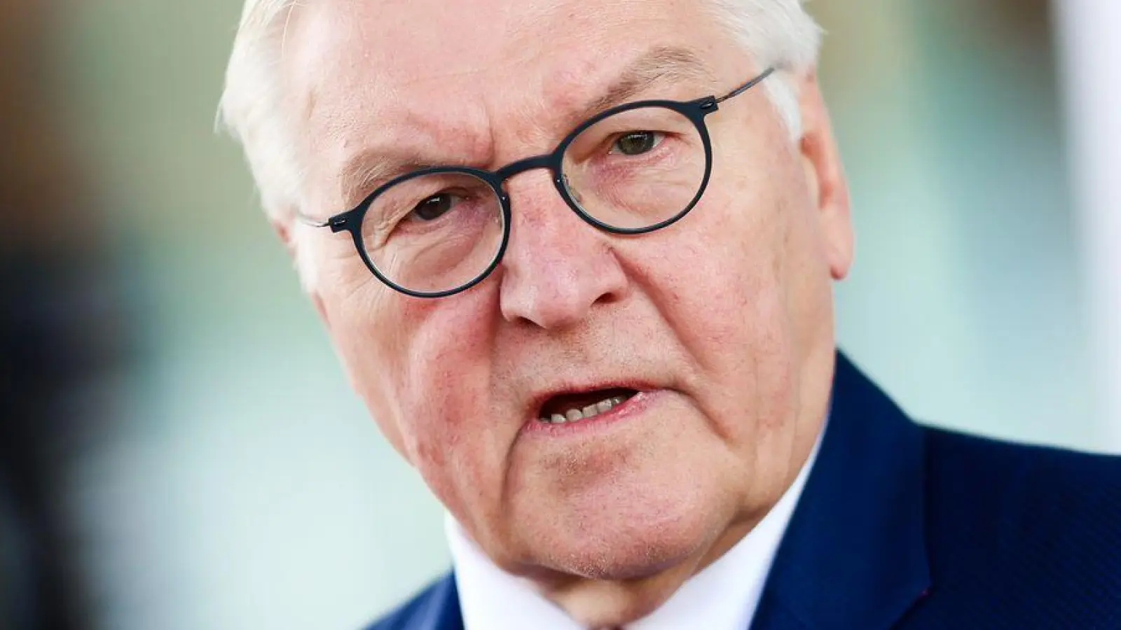 Steinmeier findet ein Social-Media-Verbot für Kinder unter 14 Jahren sinnvoll. (Archivbild) (Foto: Christoph Schmidt/dpa)