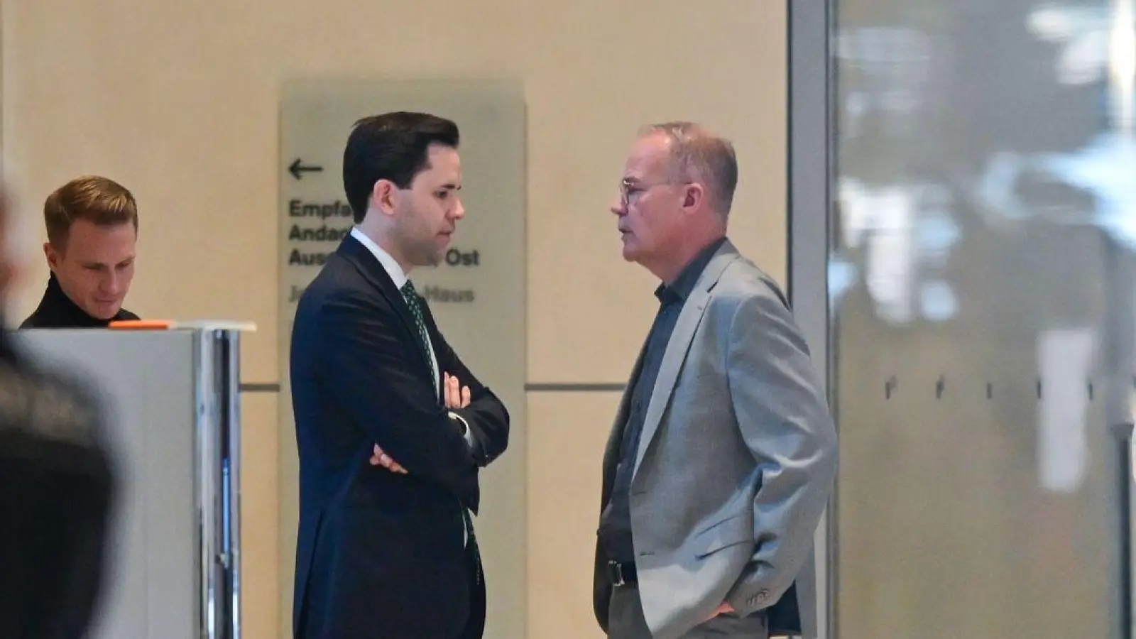 Johannes Winkel und Matthias Miersch sind bei der Rente unterschiedlicher Meinung. (Archivbild) (Foto: Sebastian Christoph Gollnow/dpa)