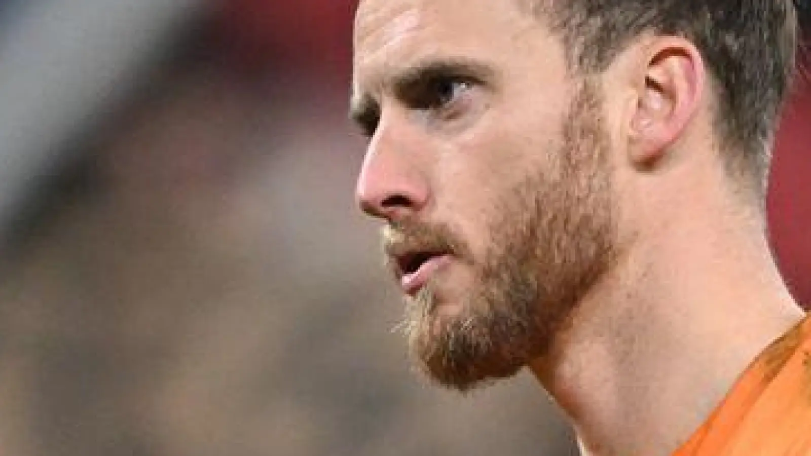 Leverkusens Mannschaft applaudierte den Fans nach dem 2:2 in der Champions League.  (Foto: Federico Gambarini/dpa)