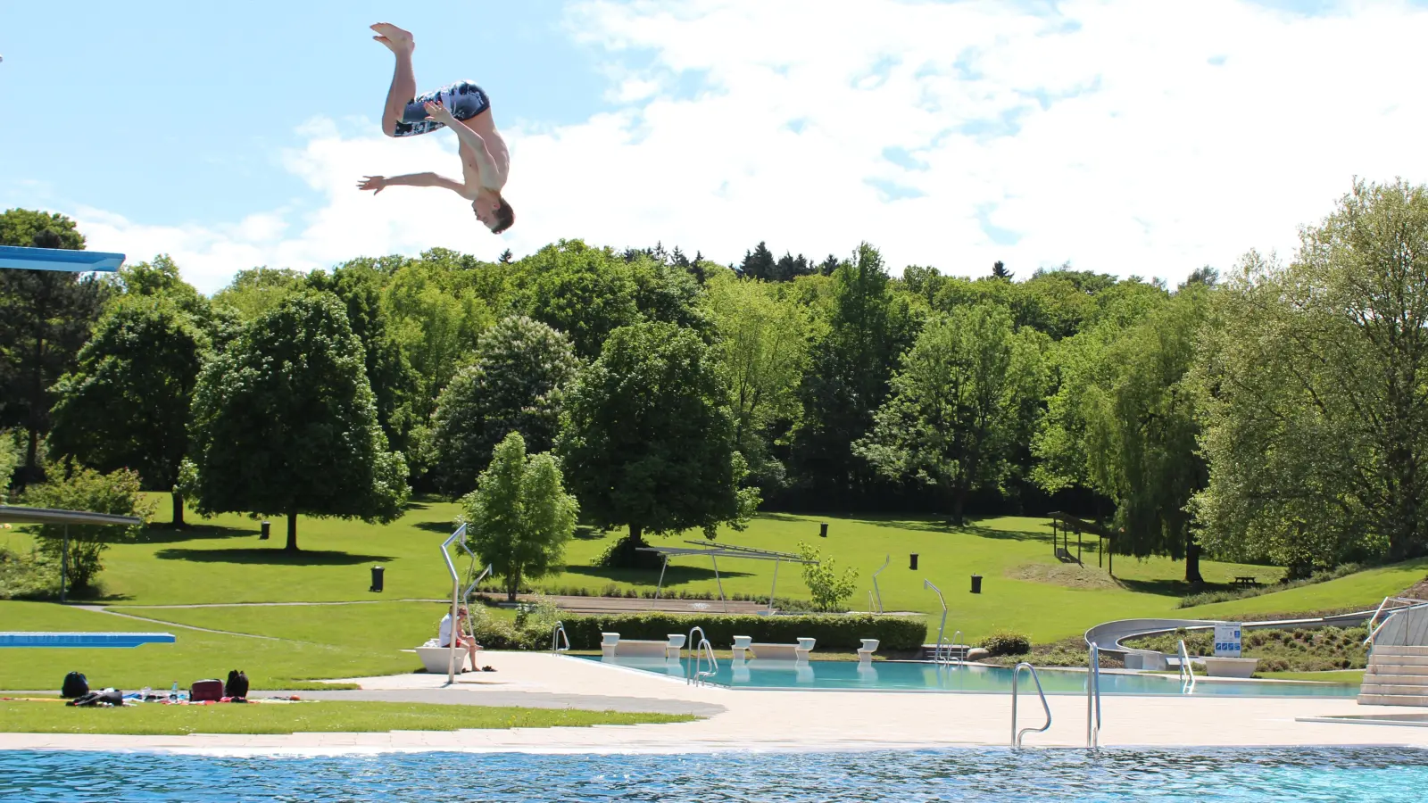 Der Sommer kommt und die Freibadsaison kann beginnen.  (Foto: Pixabay)