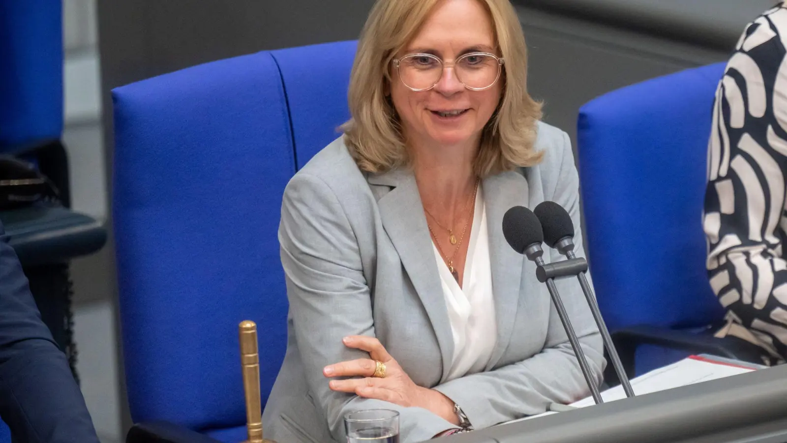 Bundestagsvizepräsidentin Andrea Lindholz kann sich ein Wahlrecht ab 16 Jahren vorstellen. (Archivbild) (Foto: Michael Kappeler/dpa)