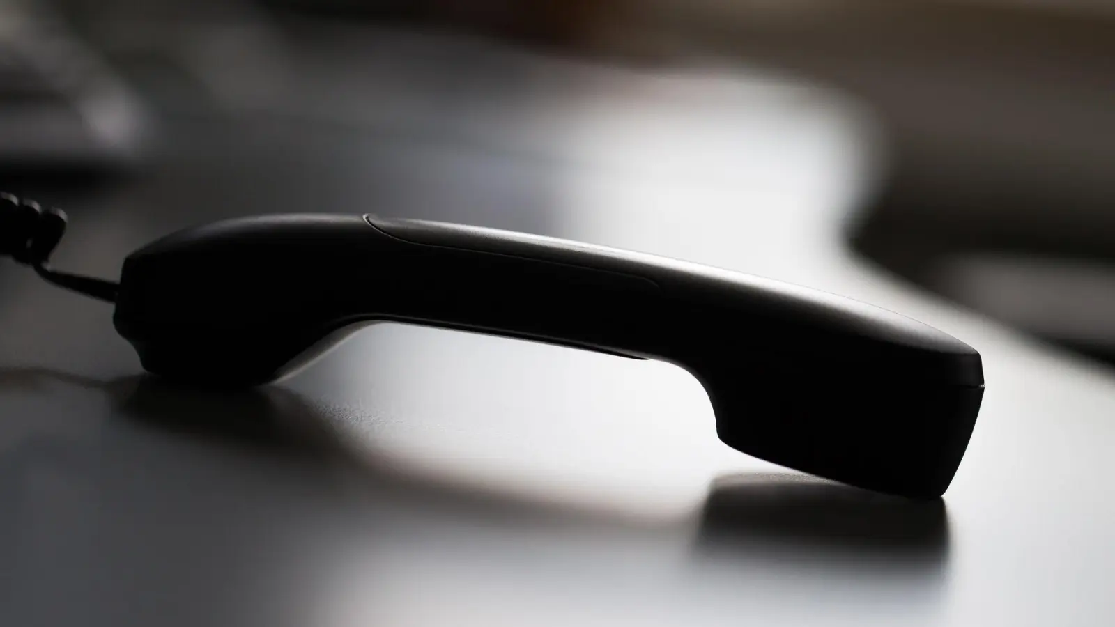 Die Betrüger behaupteten, die Tochter der Frau habe einen tödlichen Unfall verursacht. (Symbolbild) (Foto: Rolf Vennenbernd/dpa)