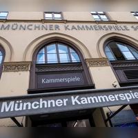 Die Münchner Kammerspiele sahnten in der Kritikerumfrage ab. (Archivbild) (Foto: Peter Kneffel/dpa)