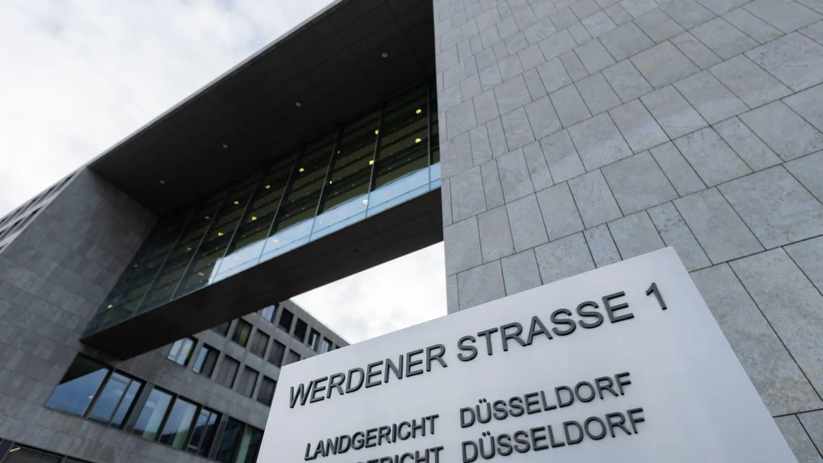 Der Verdacht: Eine Schein-Spedition ließ Waren verschwinden.  (Foto: Rolf Vennenbernd/dpa)