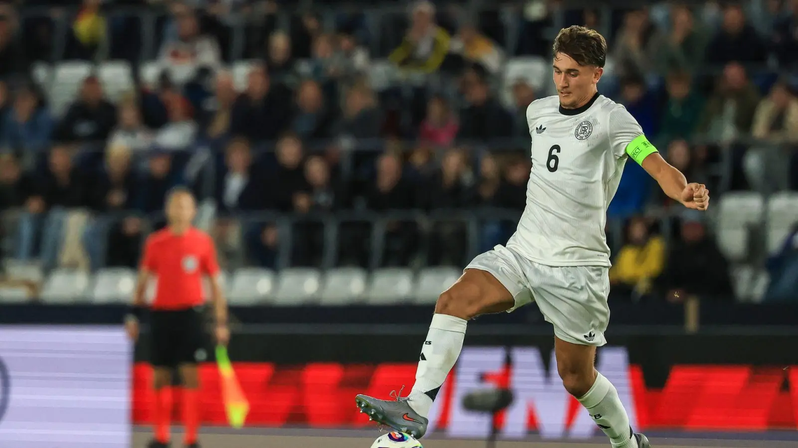Bayern-Profi Tom Bischof wird die deutsche U21 als Kapitän anführen. (Foto: Jan Woitas/dpa)