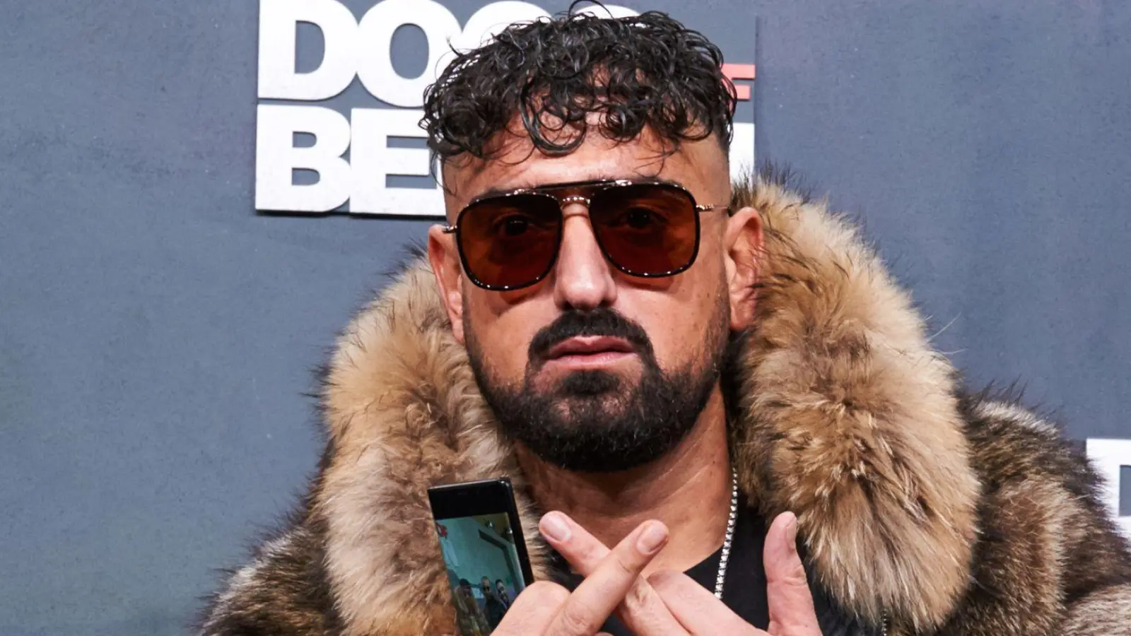 Rapper Aykut Anhan - alias Haftbefehl - muss Konzerte absagen. (Archivbild) (Foto: Annette Riedl/dpa)