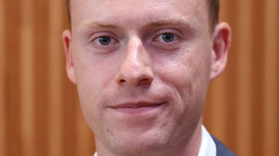 Der AfD-Bundestagsabgeordneten Jan Wenzel Schmidt muss im Zusammenhang mit der Vetternwirtschaftsdebatte die AfD-Fraktion verlassen. (Archivbild) (Foto: Peter Gercke/dpa)