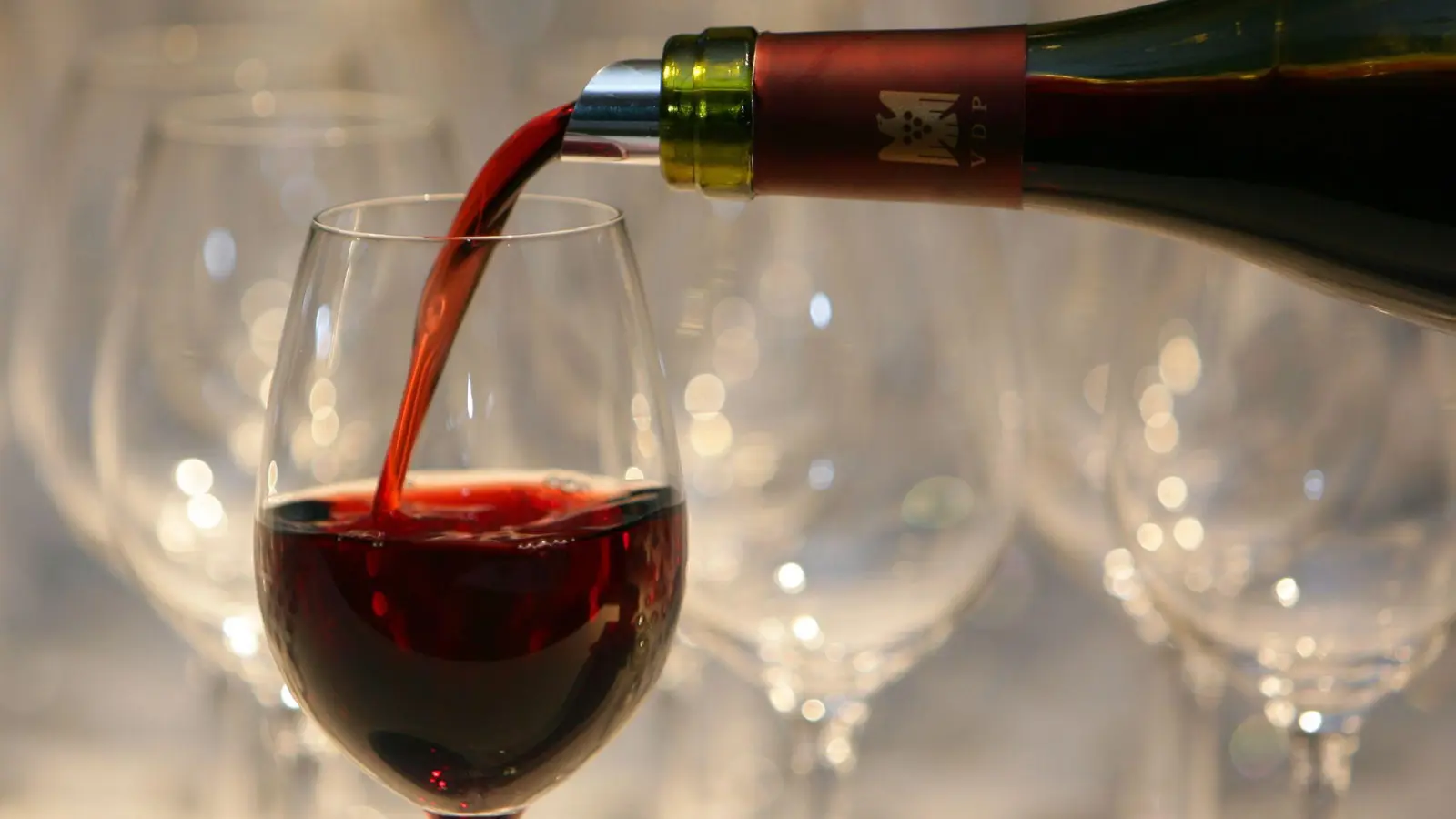 Italienischen Wein gibt es künftig auch ohne Alkohol.  (Foto: picture alliance / dpa)