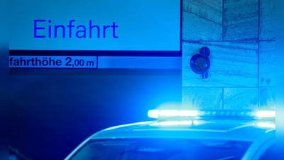 Die Polizei hat die Spuren in mehreren Münchner Tiefgaragen gesichert. (Symbolbild) (Foto: Christoph Reichwein/dpa)
