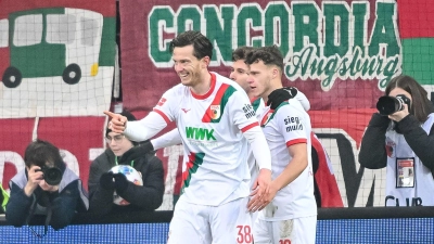 Michael Gregoritsch jubelt nach seinem Doppelpack. (Foto: Harry Langer/dpa)