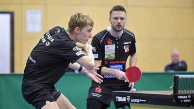 In Topform präsentierte sich Tom Schweiger (links) mit zwei Einzelsiegen. Jakub Folwarski (beide in einem anderen Spiel) hingegen verlor krankheitsgeschwächt seine ersten Einzel in der Rückrunde. (Foto: Martin Rügner)