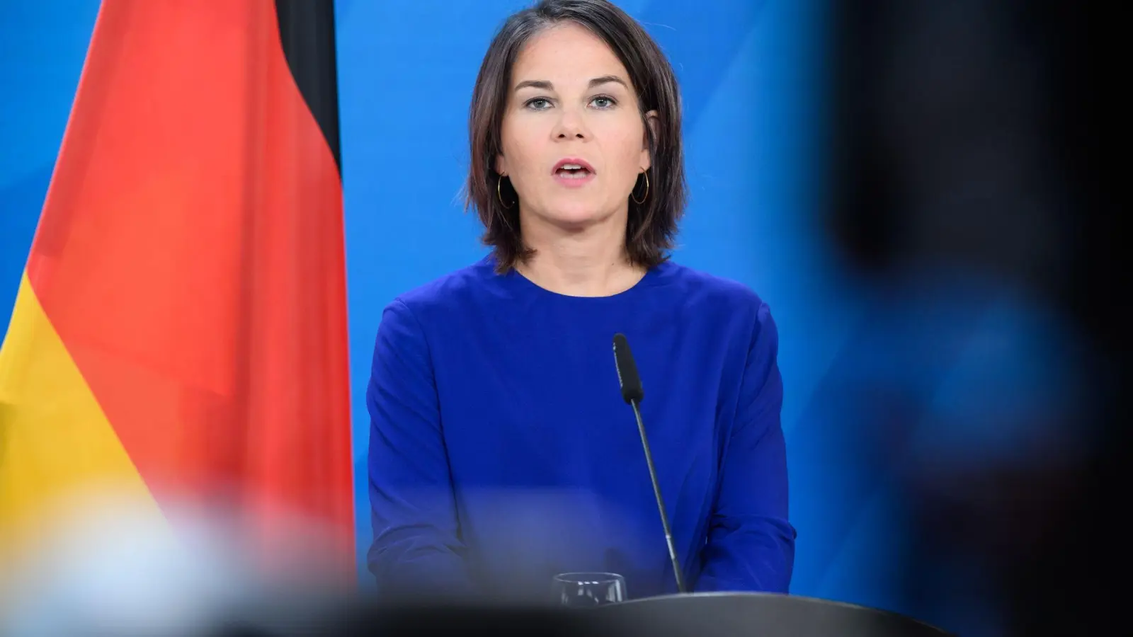 Außenministerin Annalena Baerbock äußert sich bei einer Pressekonferenz. (Foto: Bernd von Jutrczenka/dpa)