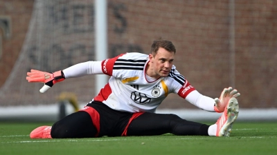 Manuel Neuer beim Training in Aktion. (Foto: Federico Gambarini/dpa)