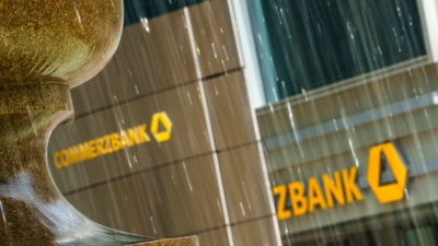 Seit fast zwei Jahren wehrt sich die Commerzbank gegen eine Übernahme. (Archivbild) (Foto: Andreas Arnold/dpa)