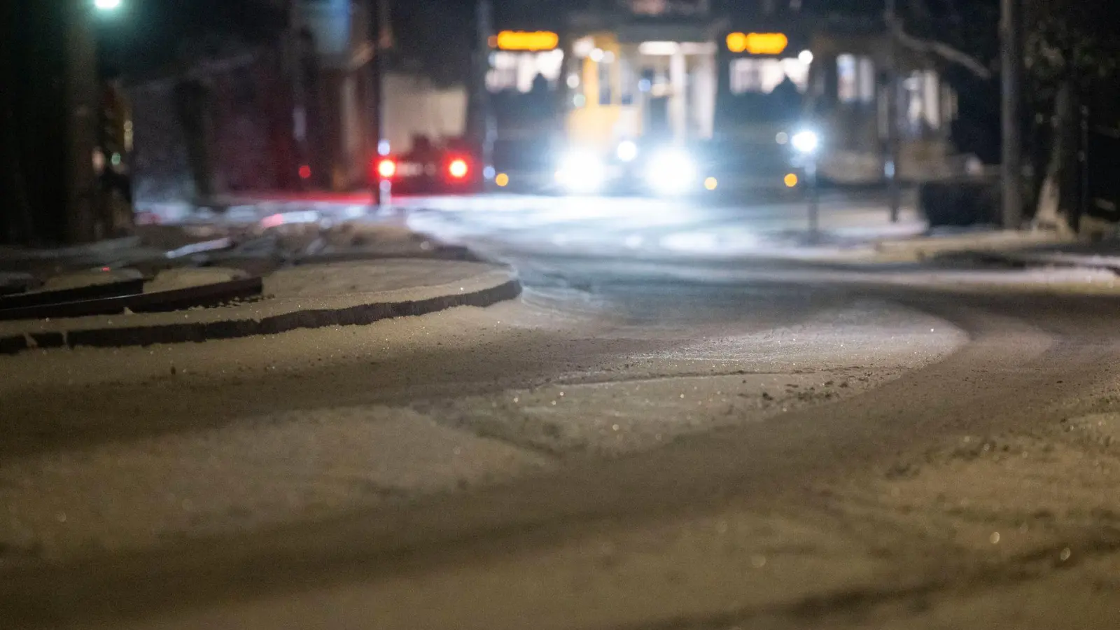 Der Sonntag soll in Süddeutschland von Frost und Wind geprägt sein. (Symbolbild) (Foto: Marijan Murat/dpa)