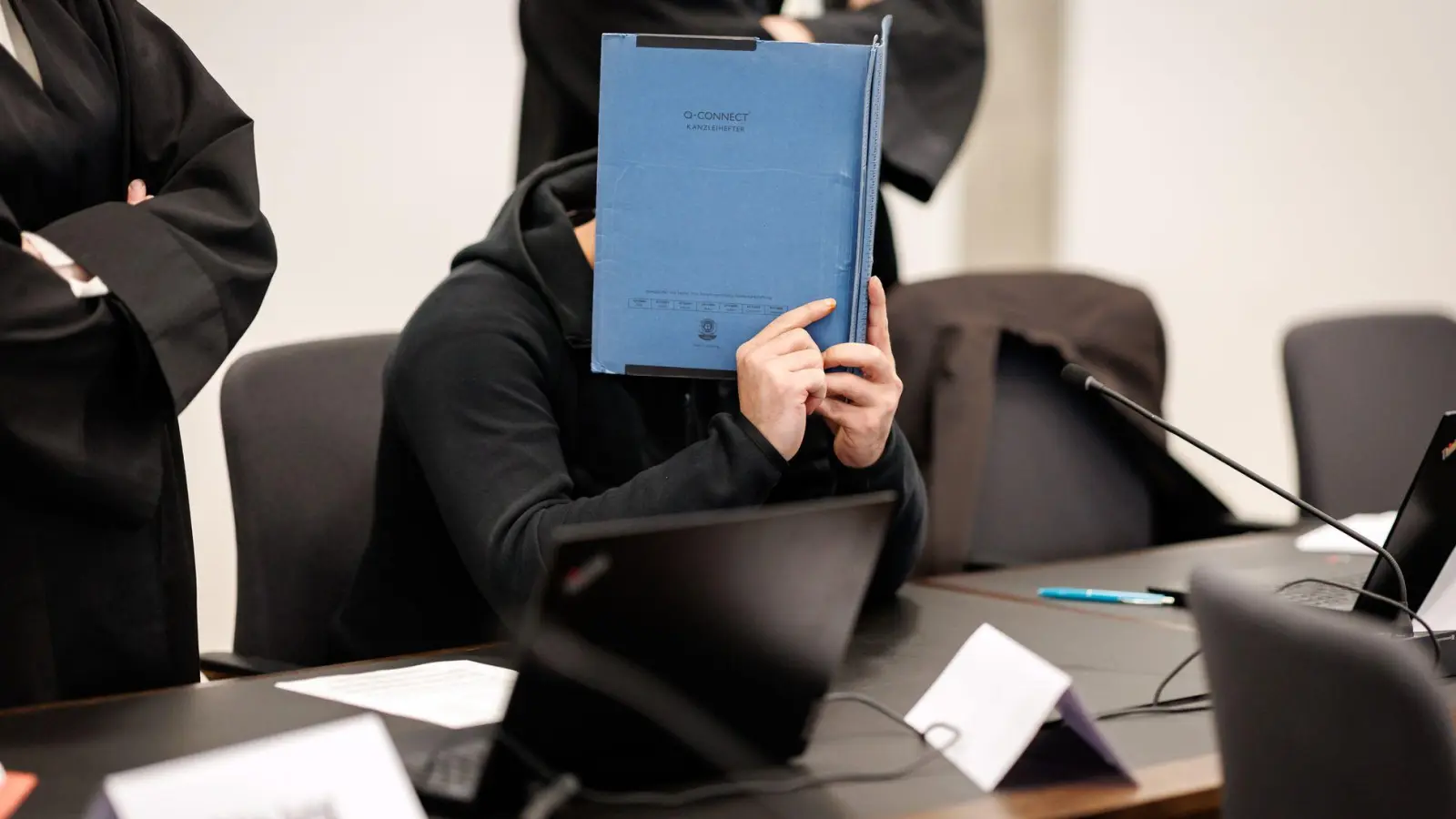 Der Angeklagte hatte die Tat am ersten Prozesstag eingeräumt. (Archivbild) (Foto: Daniel Karmann/dpa)
