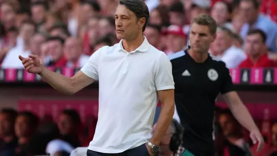 Wolfsburgs Trainer Niko Kovac richtet den Blick nach vorne. (Foto: Soeren Stache/dpa)