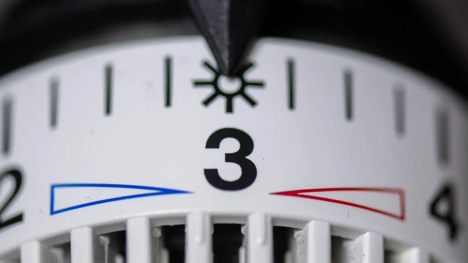 Im Zusammenhang mit dem umstrittenen Heizungsgesetz hat ein Münchner Kommunalpolitiker einen Post abgesetzt, der ihn jetzt teuer zu stehen kommt. (Symbolbild) (Foto: Hendrik Schmidt/dpa)