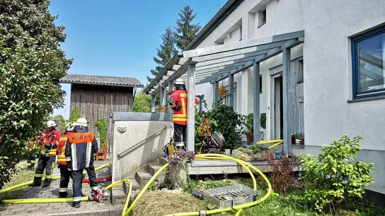 In dieser Doppelhaushälfte in Gebsattel brach aus noch ungeklärter Ursache ein Feuer aus. (Foto: Jürgen Binder)