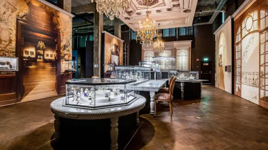 Kostbarkeiten aus Edelmetallen und Diamanten bekommen im Antwerpener Diva-Museum eine angemessene Bühne. (Foto: Frederik Beyens/DIVA Antwerp/dpa-tmn)