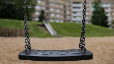 Vor allem Kinder und Jugendliche mit Einwanderungsgeschichte sind in Deutschland armutsgefährdet. (Archivbild) (Foto: Jan Woitas/dpa)