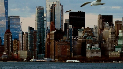 Die Skyline von New York City: Jahr für Jahr steigt der Meeresspiegel und erhöht weltweit für Küstenregionen und ihre Bewohner die Gefährdung durch Überschwemmungen. (Foto: Frank Franklin II/AP/dpa)