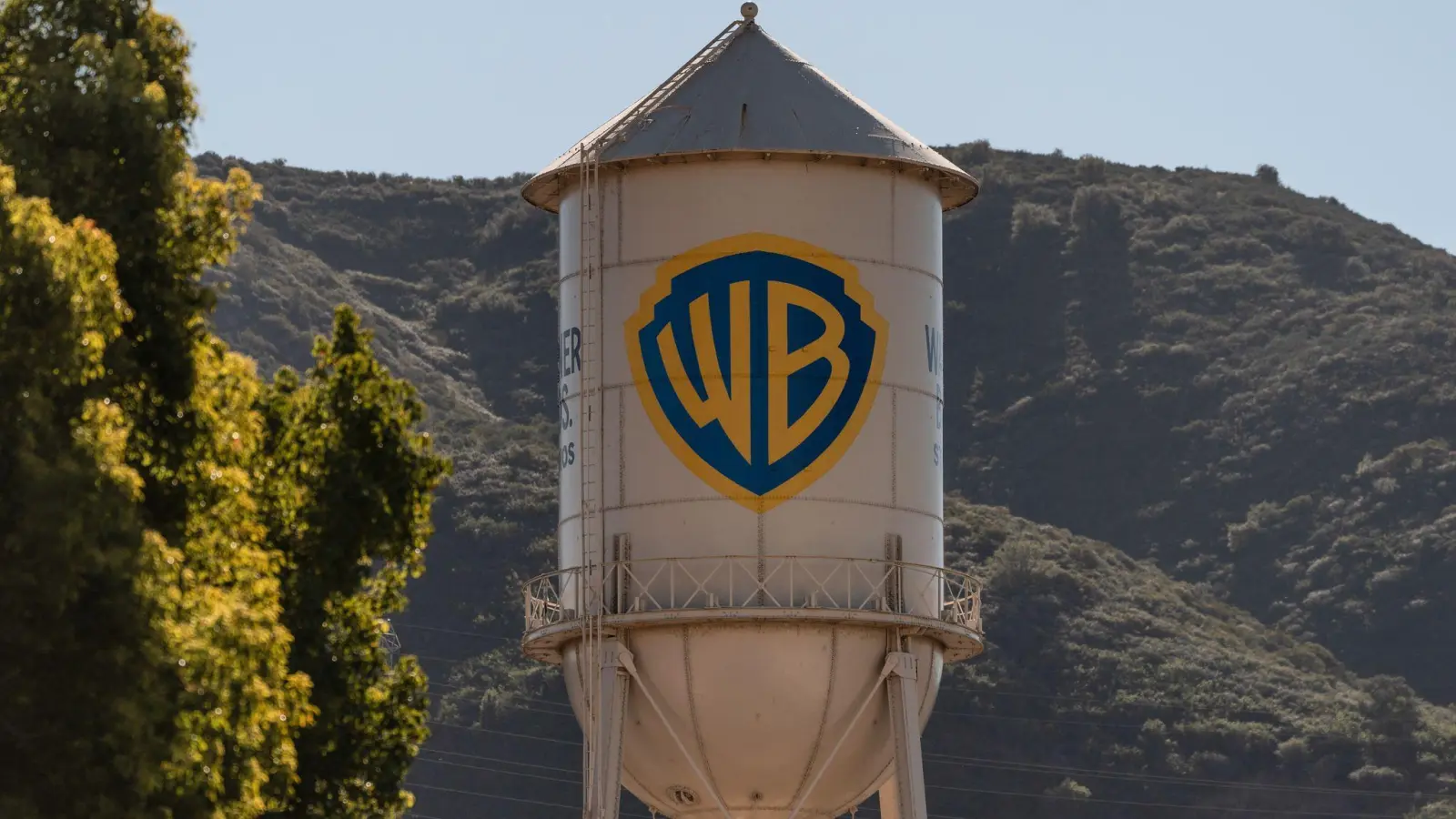 Paramount will sich im Bieterwettstreit um Warner Brothers nicht geschlagen geben. (Archivbild) (Foto: Jae C. Hong/AP/dpa)