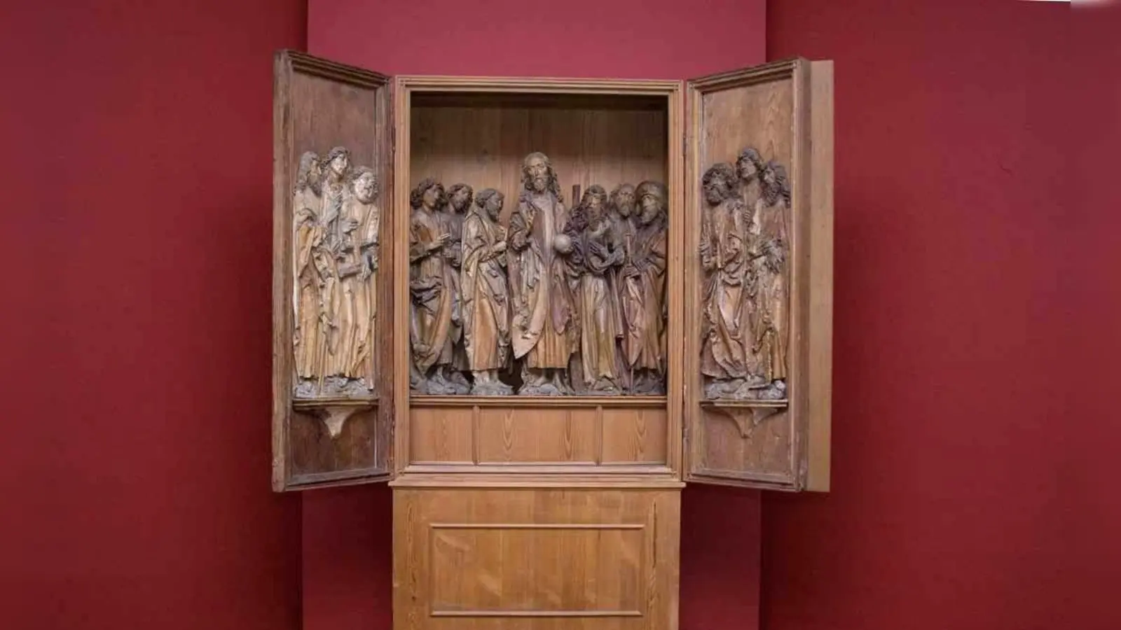 Das Original des Zwölfboten-Altars steht im Kurpfälzischen Museum Heidelberg. Aktuell kann es nicht besichtigt werden. Wann das wieder möglich sein wird, ist unklar. (Foto: Annina Seele/Kurpfälzisches Museum Heidelberg)