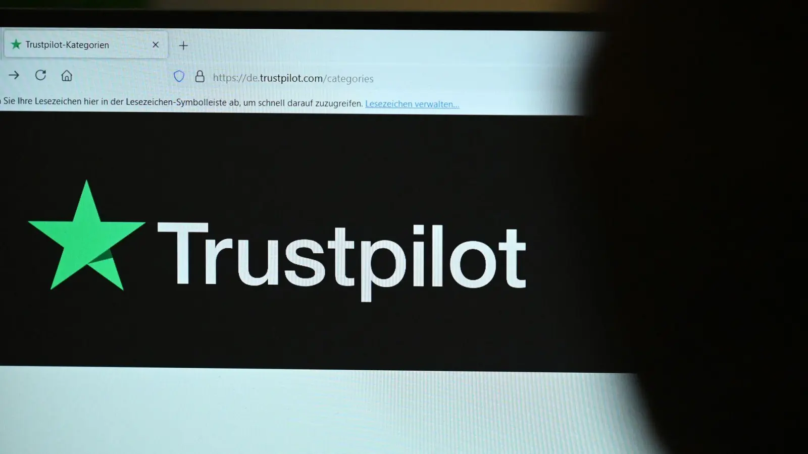 Die Wettbewerbszentrale wirft Trustpilot irreführende Angaben vor. (Symbolbild)  (Foto: David Hammersen/dpa)