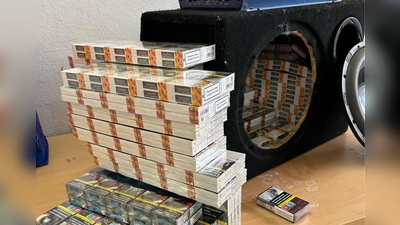 7.800 Zigaretten fanden Zollbeamte in einer Musikbox bei einer Kontrolle auf der Autobahn 3 im Landkreis Deggendorf. (Foto: -/Hauptzollamt Landshut/dpa)