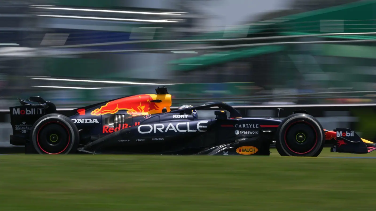 Weltmeister Max Verstappen kam auf dem Kurs in Interlagos nicht zurecht. (Foto: Andre Penner/AP/dpa)