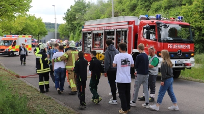 Das komplexe Unfallgeschehen in der Übung brachte es mit sich, dass die Zahl der Patientinnen und Patienten hoch war. (Foto: Oliver Herbst)