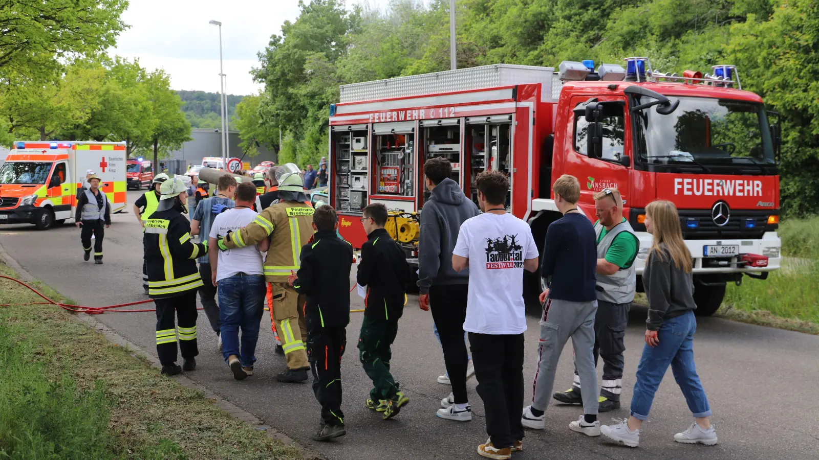 Das komplexe Unfallgeschehen in der Übung brachte es mit sich, dass die Zahl der Patientinnen und Patienten hoch war. (Foto: Oliver Herbst)