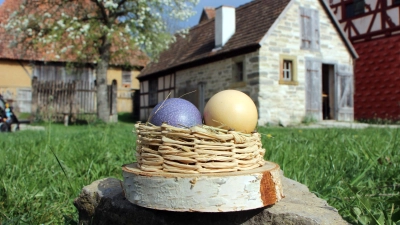 Das Basteln eines „Hosagärtlas” gehört zu den Klassikern des Osterprogramms im Freilandmuseum.  (Foto: Lisa Baluschek)