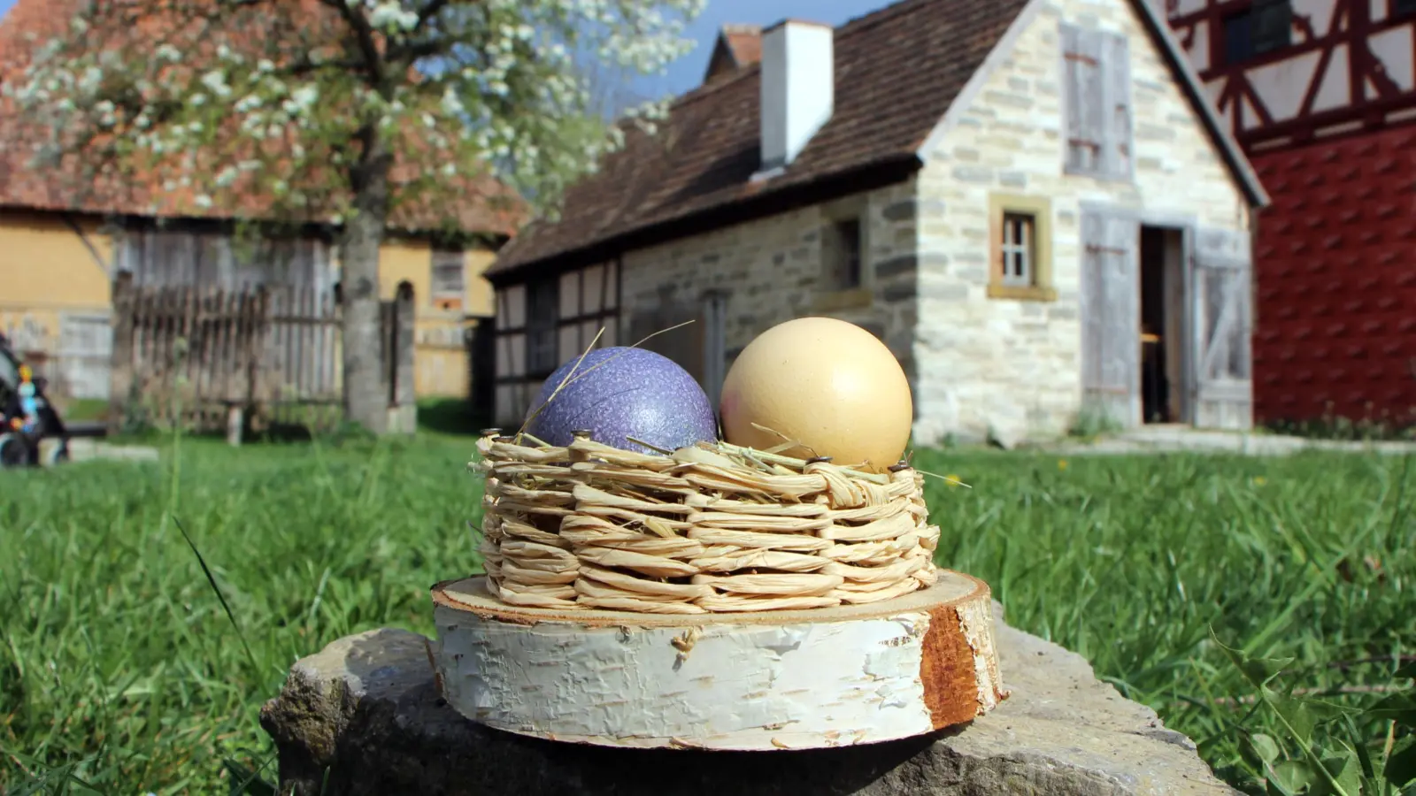 Das Basteln eines „Hosagärtlas” gehört zu den Klassikern des Osterprogramms im Freilandmuseum.  (Foto: Lisa Baluschek)