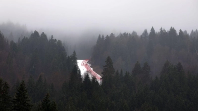 Nebel-Absage: Super-G fällt aus (Foto: Karl-Josef Hildenbrand/dpa)