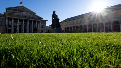 Die Neugestaltung auf dem Max-Joseph-Platz in der Landeshauptstadt München kostete die Stadt 3,87 Millionen Euro. (Foto: Sven Hoppe/dpa)