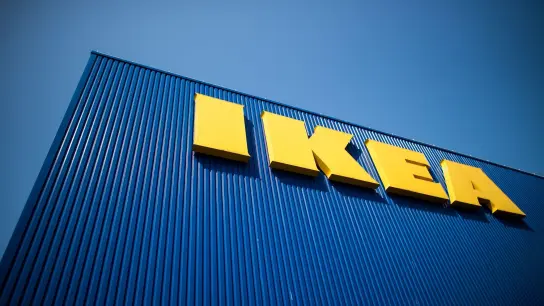 Ikea hat im vergangenen Jahr etliche Preise spürbar erhöht. (Foto: Federico Gambarini/Deutsche Presse-Agentur GmbH/dpa)