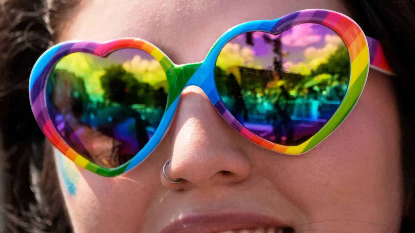 Sonne können vor UV-Strahlen schützen, die mit Krebs und anderen Erkrankungen in Verbindung stehen. (Archivbild) (Foto: Alex Brandon/AP/dpa)